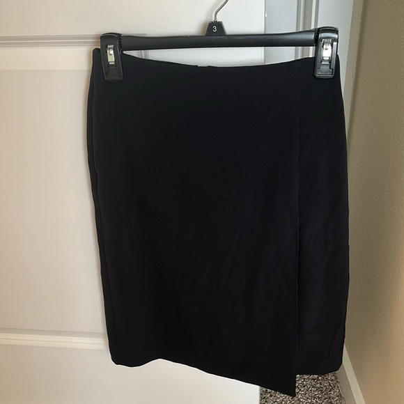 Uniqlo skirt - Picture 1 of 3